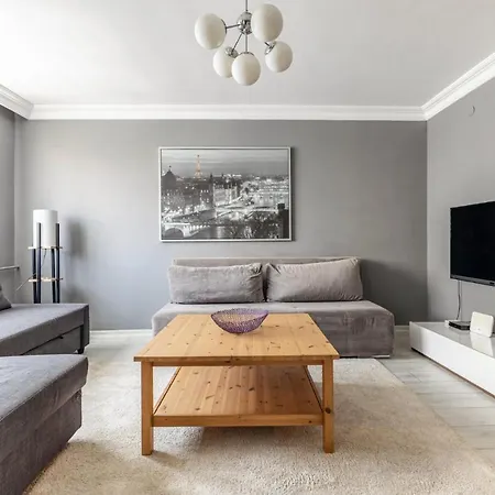 Flat With Balcony 10 Min To Bagdat Ave * Istambul