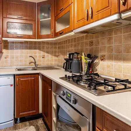 Flat With Balcony 10 Min To Bagdat Ave Appartement Istambul