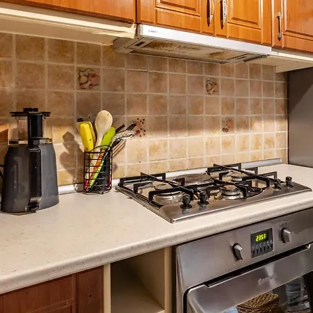 Flat With Balcony 10 Min To Bagdat Ave Appartamento